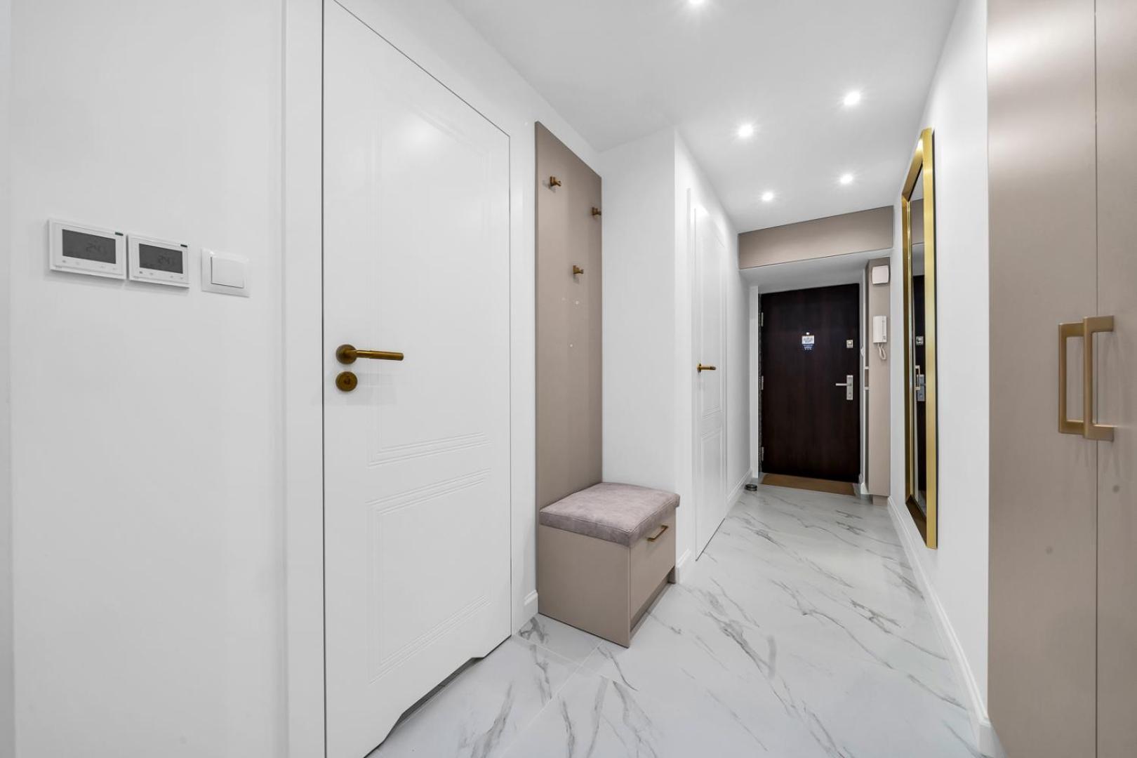 Warsaw Centrum Apartment - Workspace, Balcony - By Rentujemy Buitenkant foto