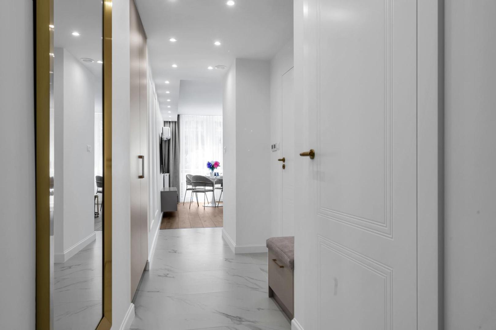 Warsaw Centrum Apartment - Workspace, Balcony - By Rentujemy Buitenkant foto